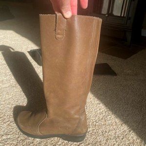 KEEN womens leather boots